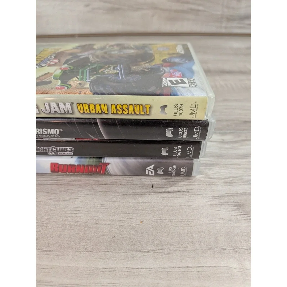 4 EMPTY PSP CASES  NO games CASE ONLY!! 2 Include Books.